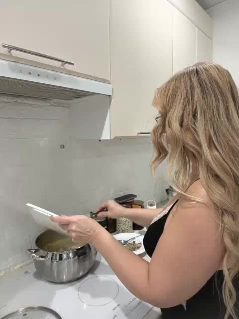 Milf_Zabava Cam Model Chat October 3, 2025