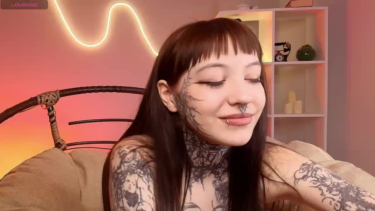 EmmaWillis Cam Model Chat October 3, 2025