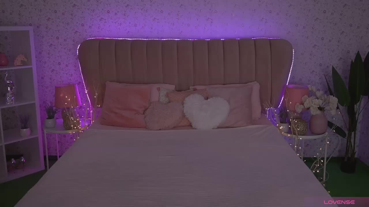 SexyIrinka Cam Model Chat October 3, 2025