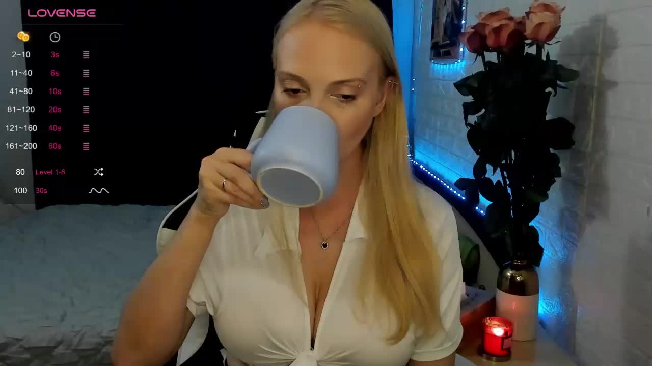 AmelieAndersen Cam Model Chat October 3, 2025