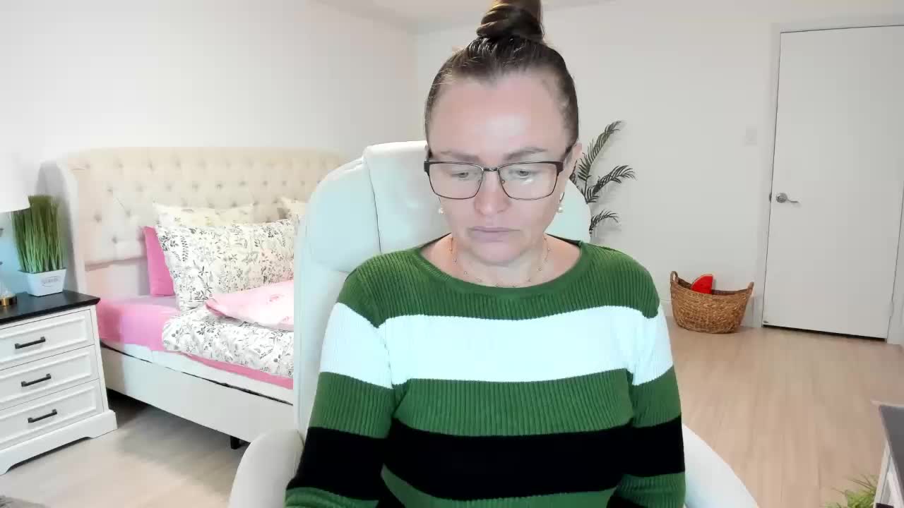 -Michelle- Cam Model Chat October 3, 2025