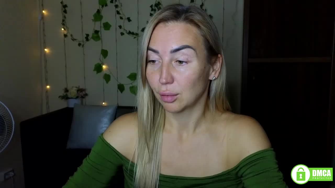 Jullyblondkiss Cam Model Chat October 3, 2025