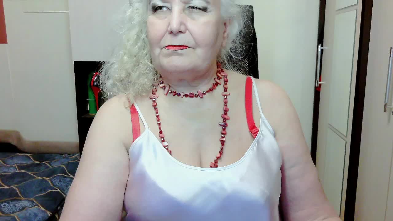 GrannyWants Cam Model Chat October 4, 2025