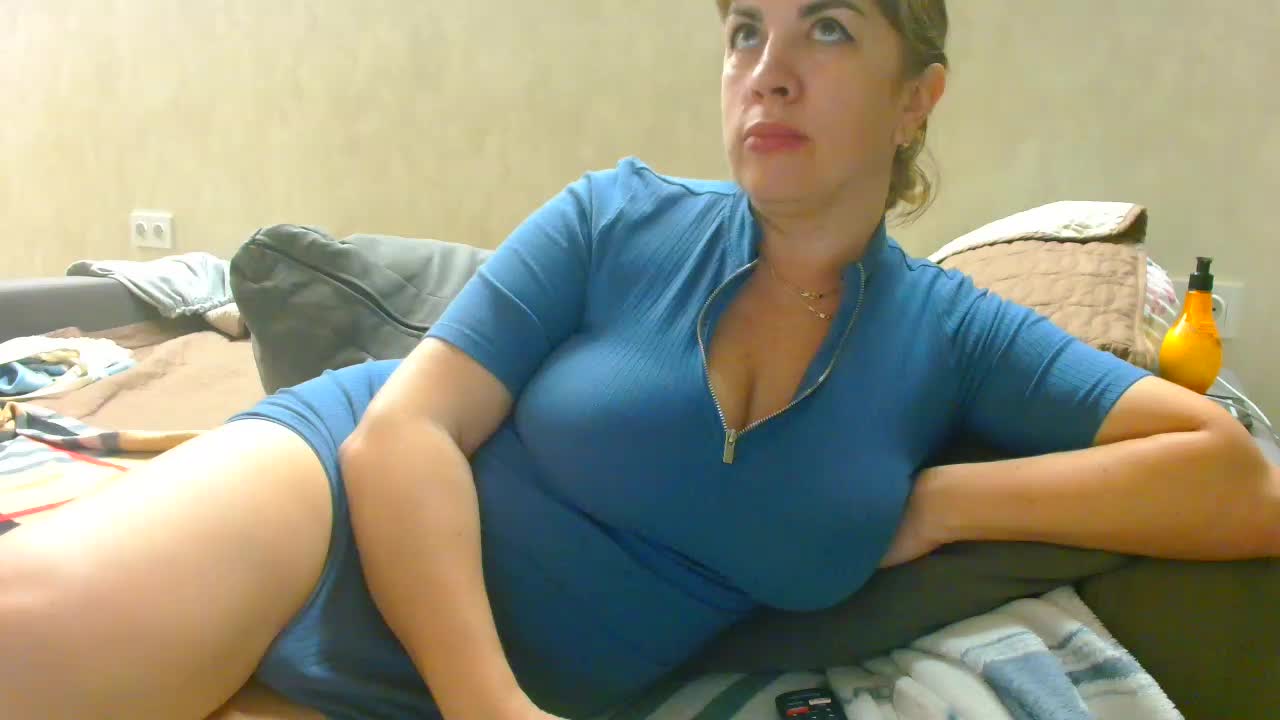 DonnaRosa Cam Model Chat October 4, 2025