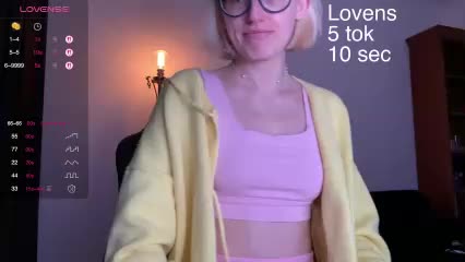 Sexy-Sweets Cam Model Chat October 4, 2025