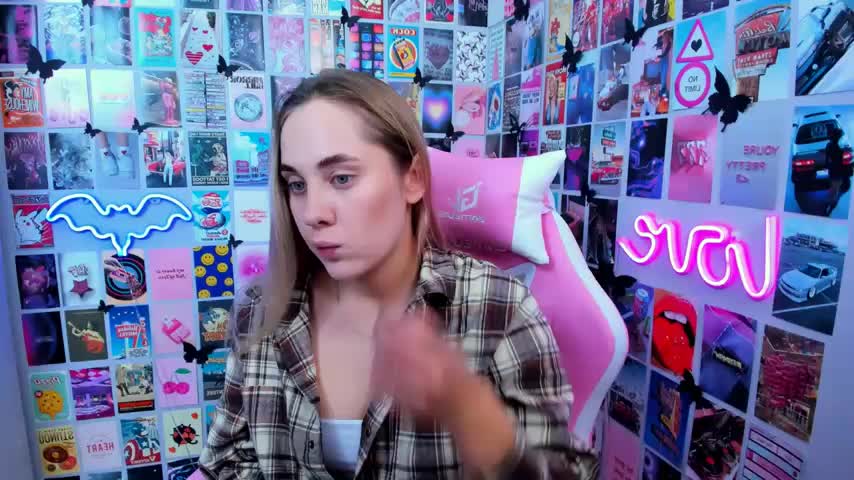 MiaMilas Cam Model Chat October 4, 2025