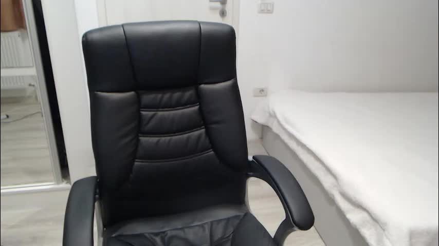 blue_eyes96 Cam Model Chat October 4, 2025