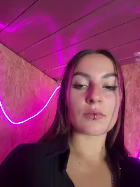 Mini-Molly69x Cam Model Chat October 4, 2025