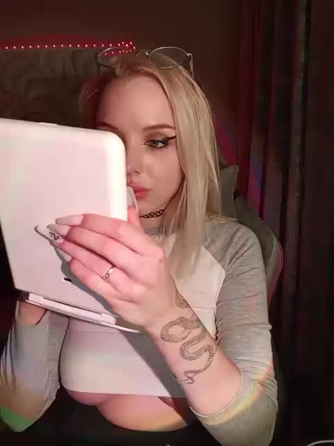 skarlett_goddess Cam Model Chat October 4, 2025