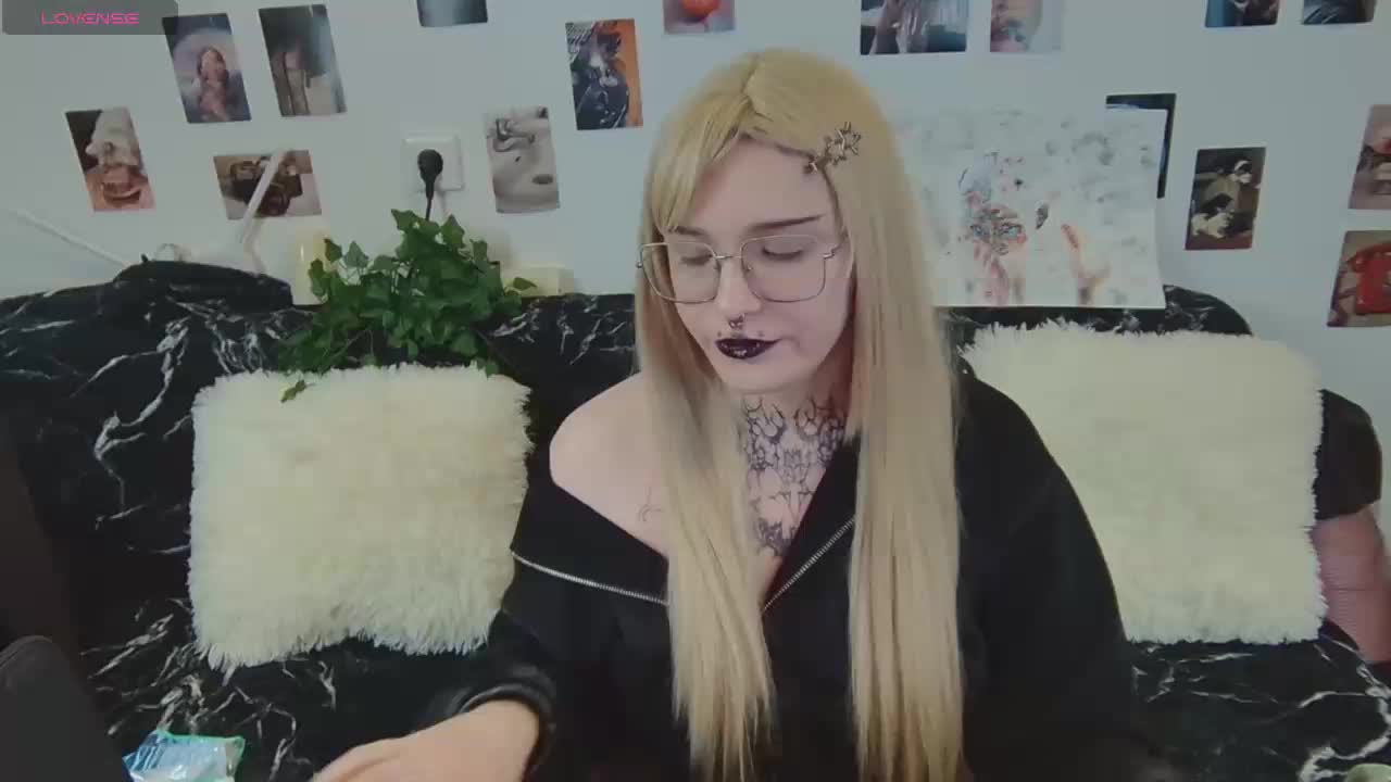 sashasextape2 Cam Model Chat October 4, 2025