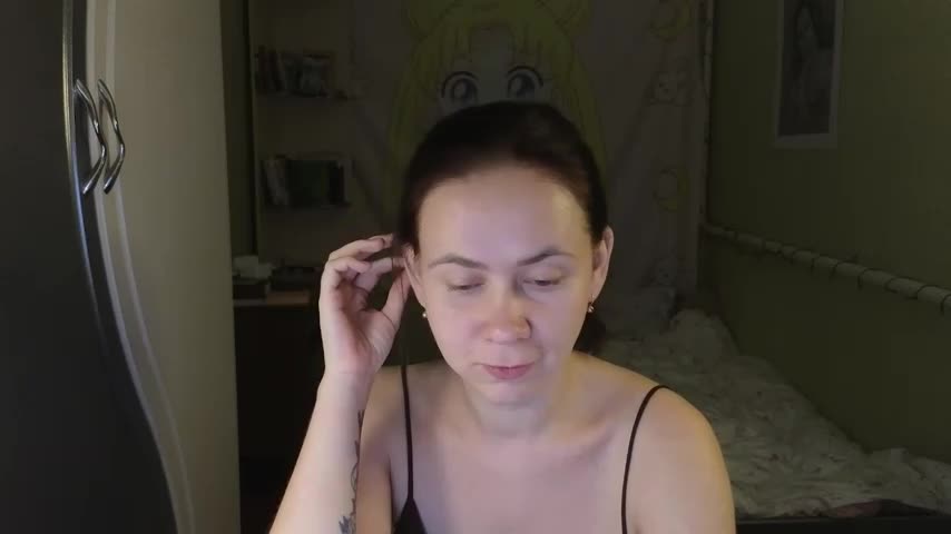 Riley_Roo Cam Model Chat October 4, 2025