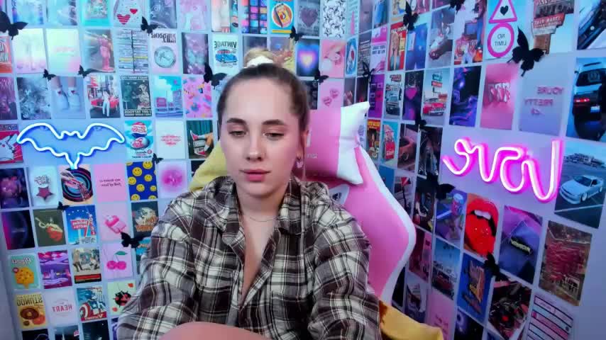 MiaMilas Cam Model Chat October 4, 2025