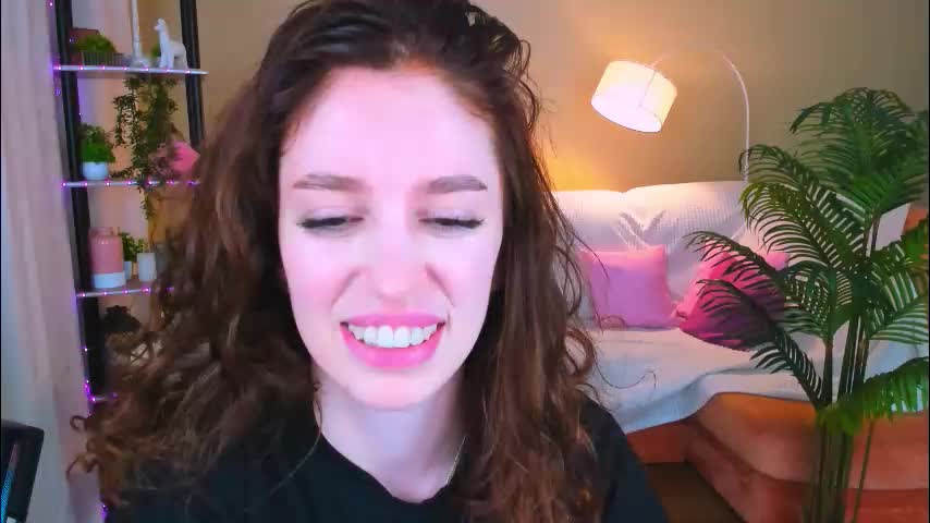 christinaconteeree Cam Model Chat October 4, 2025