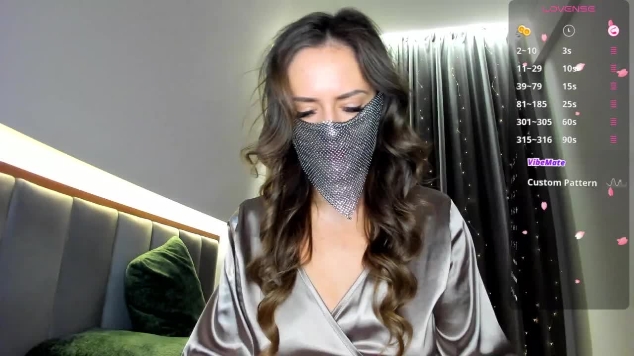 CharmAlina Cam Model Chat October 4, 2025