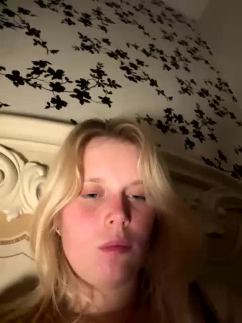 Pionchick Cam Model Chat October 4, 2025