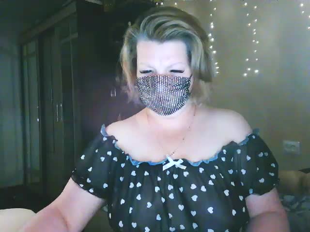 MsYummy Cam Model Chat October 4, 2025