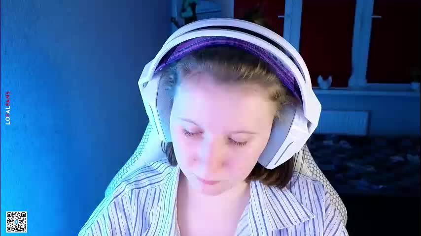 moon_avengers Cam Model Chat October 4, 2025