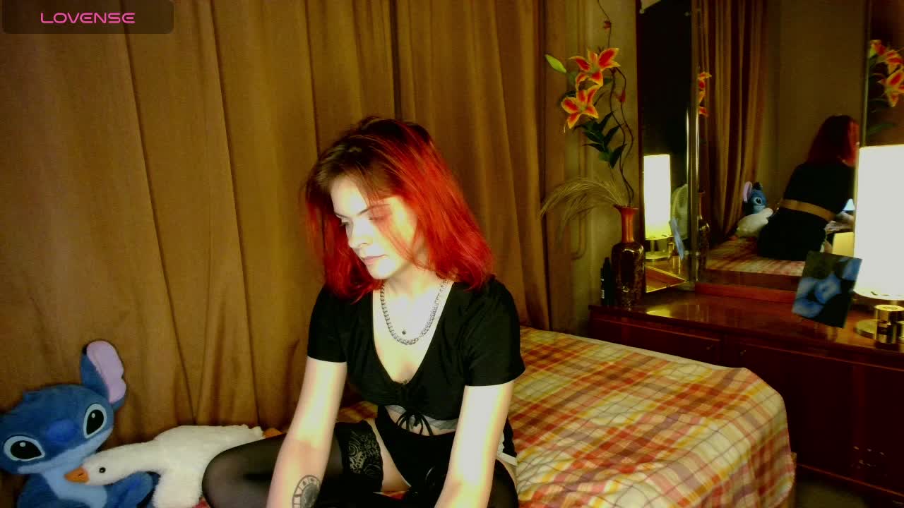 LilitDays Cam Model Chat October 4, 2025