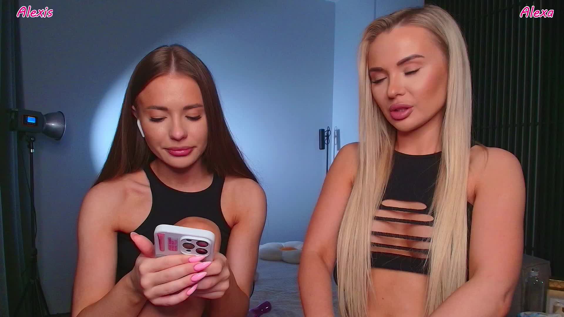 AlexisGrays Cam Model Chat October 4, 2025