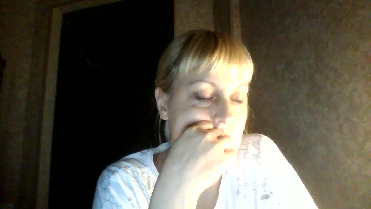 krisss2016 Cam Model Chat October 4, 2025