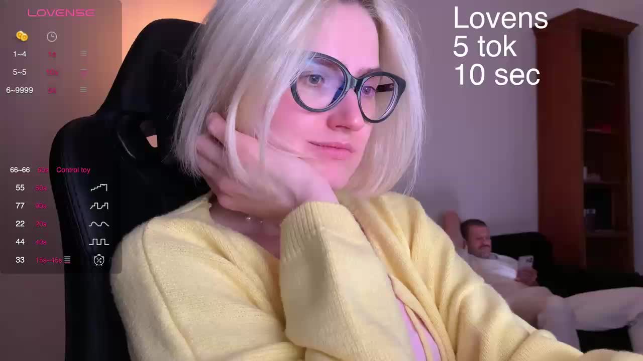 Sexy-Sweets Cam Model Chat October 4, 2025