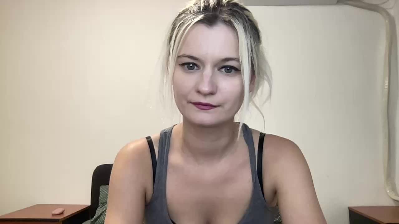 OnikaLove Cam Model Chat October 4, 2025