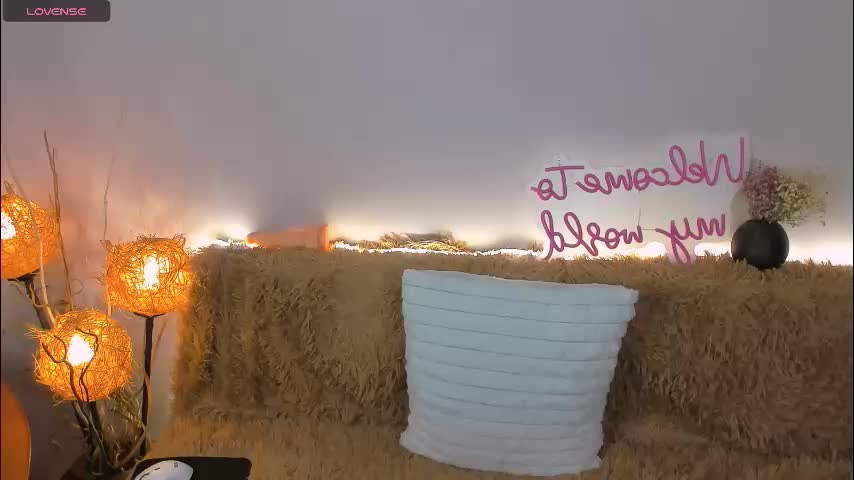 lucia_lucky Cam Model Chat October 4, 2025