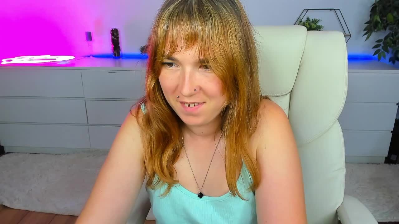 SofiiDarling Cam Model Chat October 4, 2025