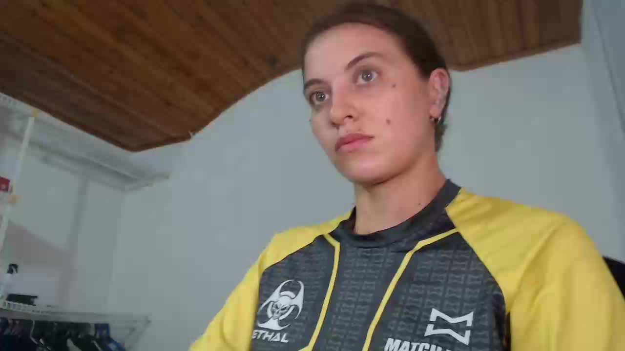 mariecam420 Cam Model Chat October 4, 2025