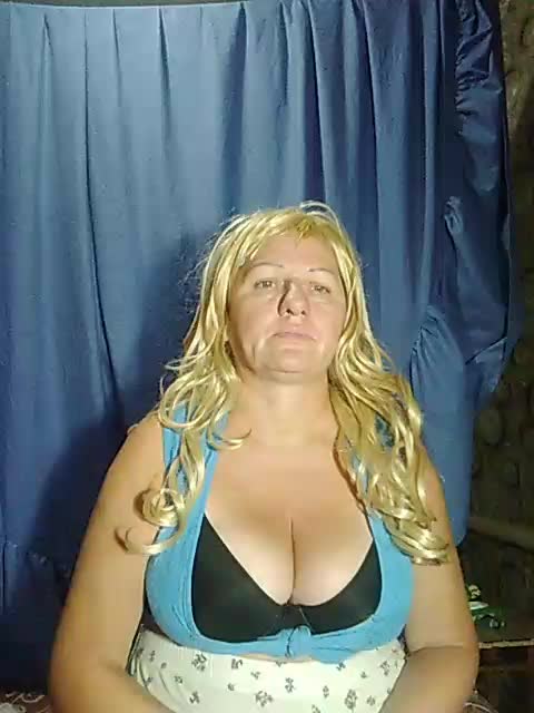 FameLara Cam Model Chat October 4, 2025