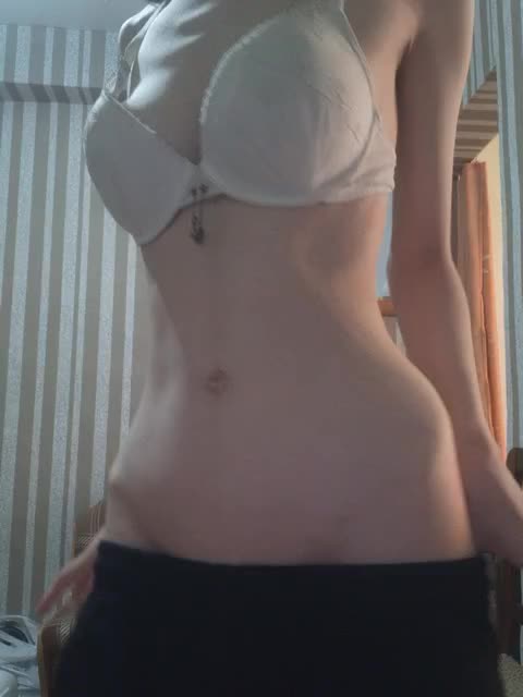 Kissa-is-klassa-a Cam Model Chat October 4, 2025