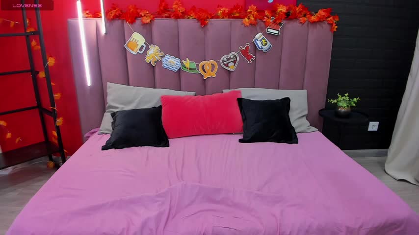 Selena_Cutiee Cam Model Chat October 4, 2025