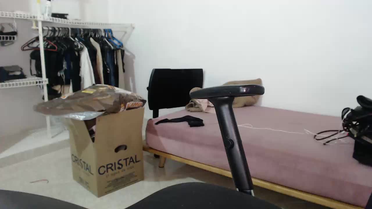 mariecam420 Cam Model Chat October 4, 2025