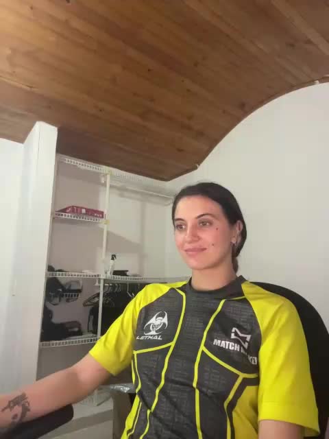 mariecam420 Cam Model Chat October 4, 2025