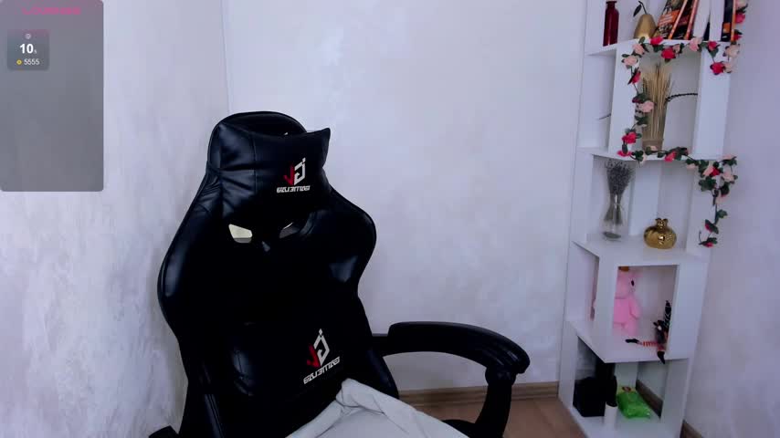 LinaFlawless Cam Model Chat October 4, 2025