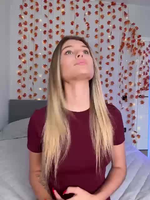 FOX69LOVE Cam Model Chat October 4, 2025