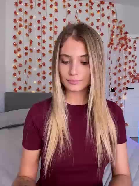 FOX69LOVE Cam Model Chat October 4, 2025