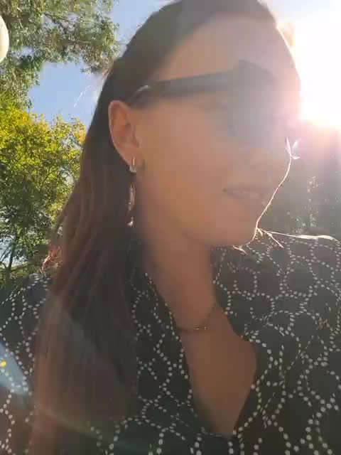 DIVORA Cam Model Chat October 4, 2025