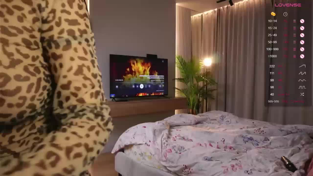 Sofa01 Cam Model Chat October 4, 2025