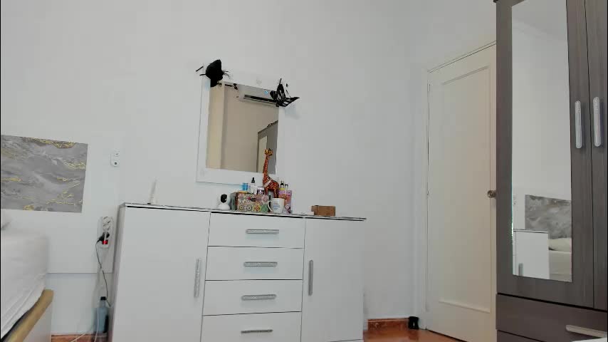 anisialuna_ Cam Model Chat October 4, 2025