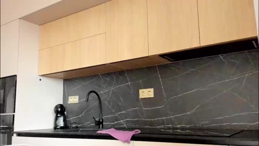 devyale Cam Model Chat October 4, 2025