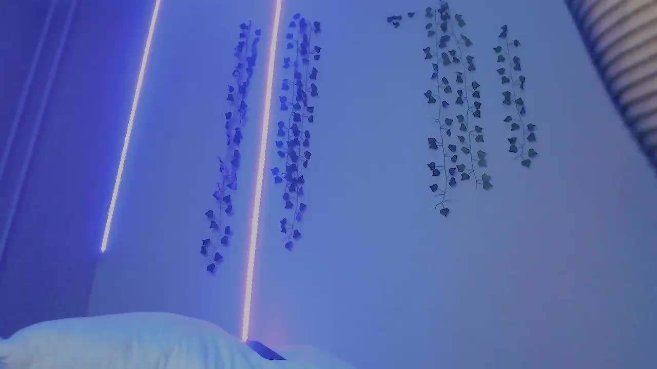 EmmaWise2211 Cam Model Chat October 4, 2025