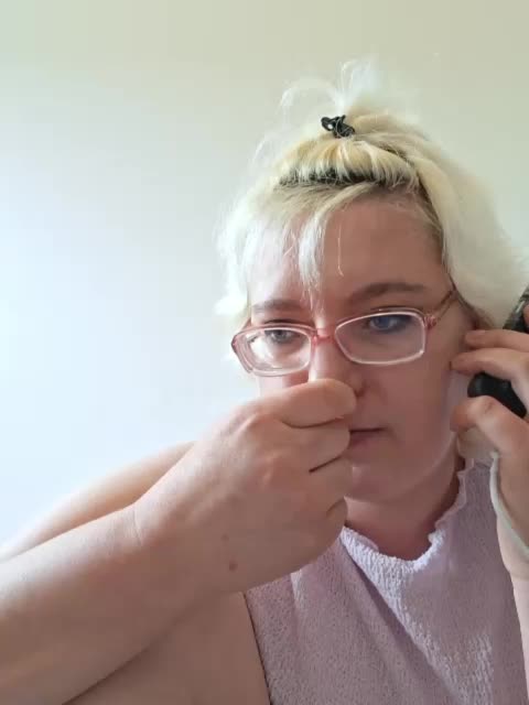 Vika211 Cam Model Chat October 4, 2025