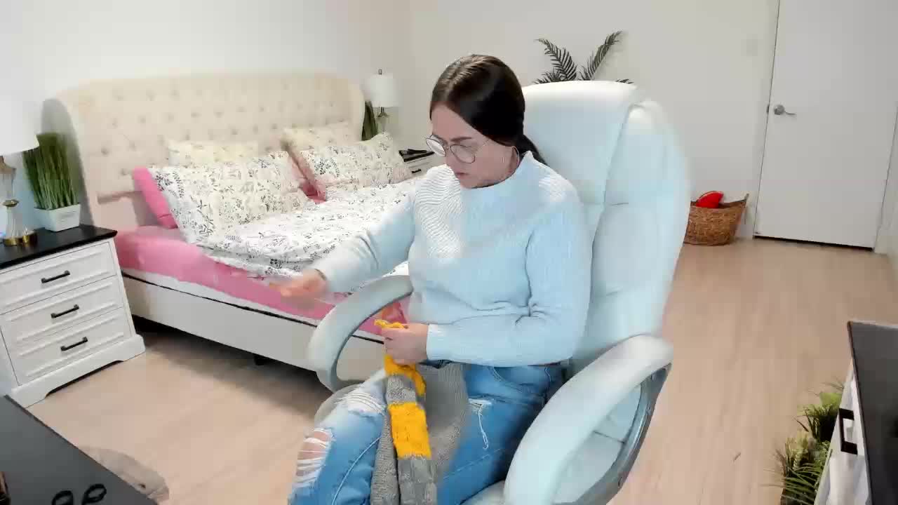 -Michelle- Cam Model Chat October 4, 2025