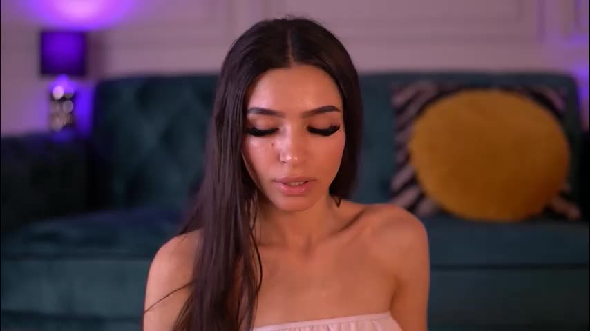 aishaclaire Cam Model Chat October 4, 2025