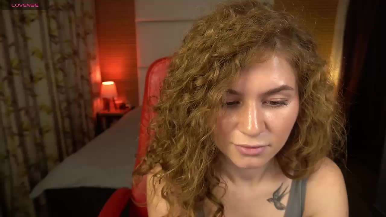 YoursGirlAlice Cam Model Chat October 4, 2025