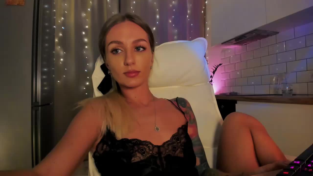 EnlivenLuv Cam Model Chat October 4, 2025