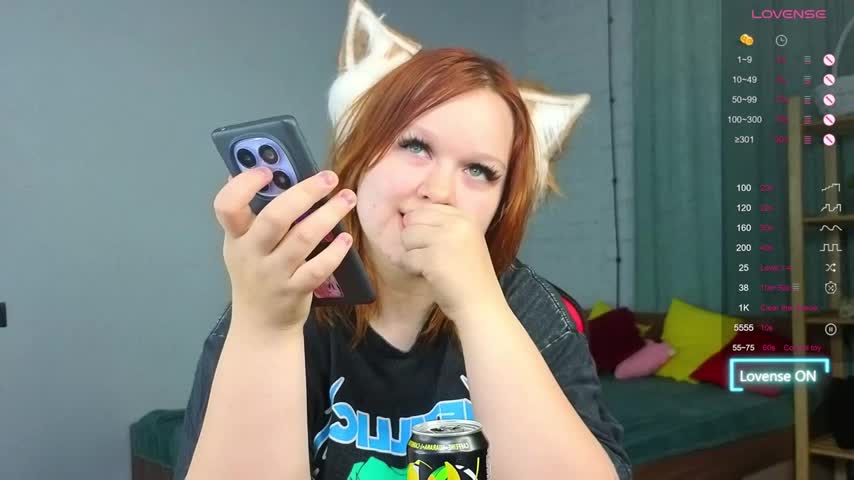 VelvetVixon Cam Model Chat October 4, 2025