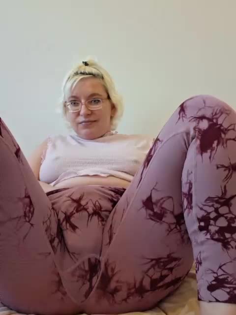 Vika211 Cam Model Chat October 4, 2025