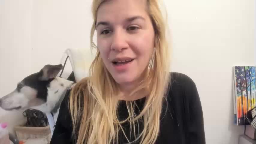 artsyandcraftsy_ Cam Model Chat October 4, 2025